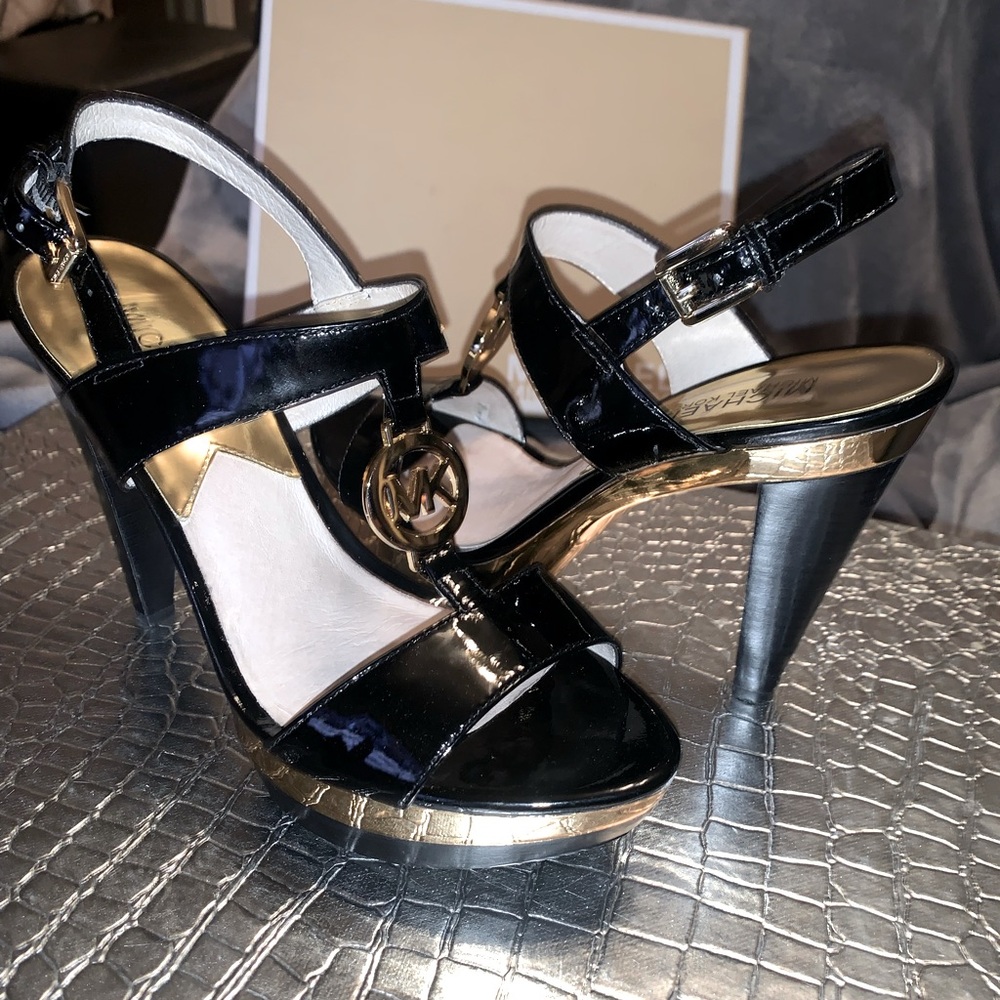 Michael Kors black and gold patent leather heels